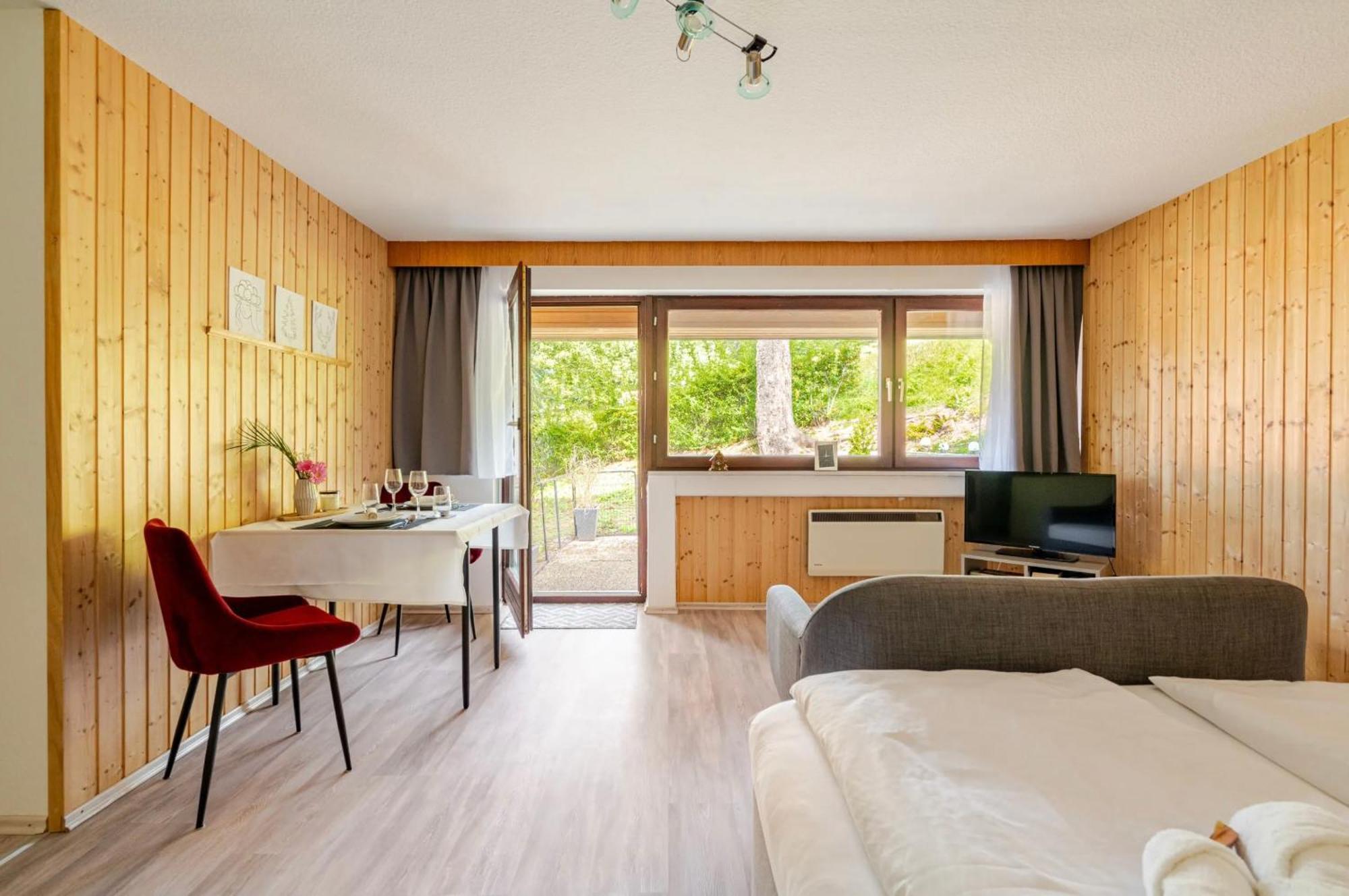 An Wanderwegen Gelegen Mit Terrasse Und Boxspringbett Leilighet Sasbachwalden Eksteriør bilde